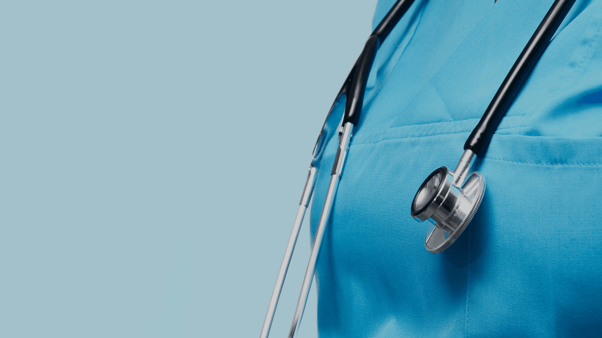 ingezomde foto van zorguniform met stethoscoop