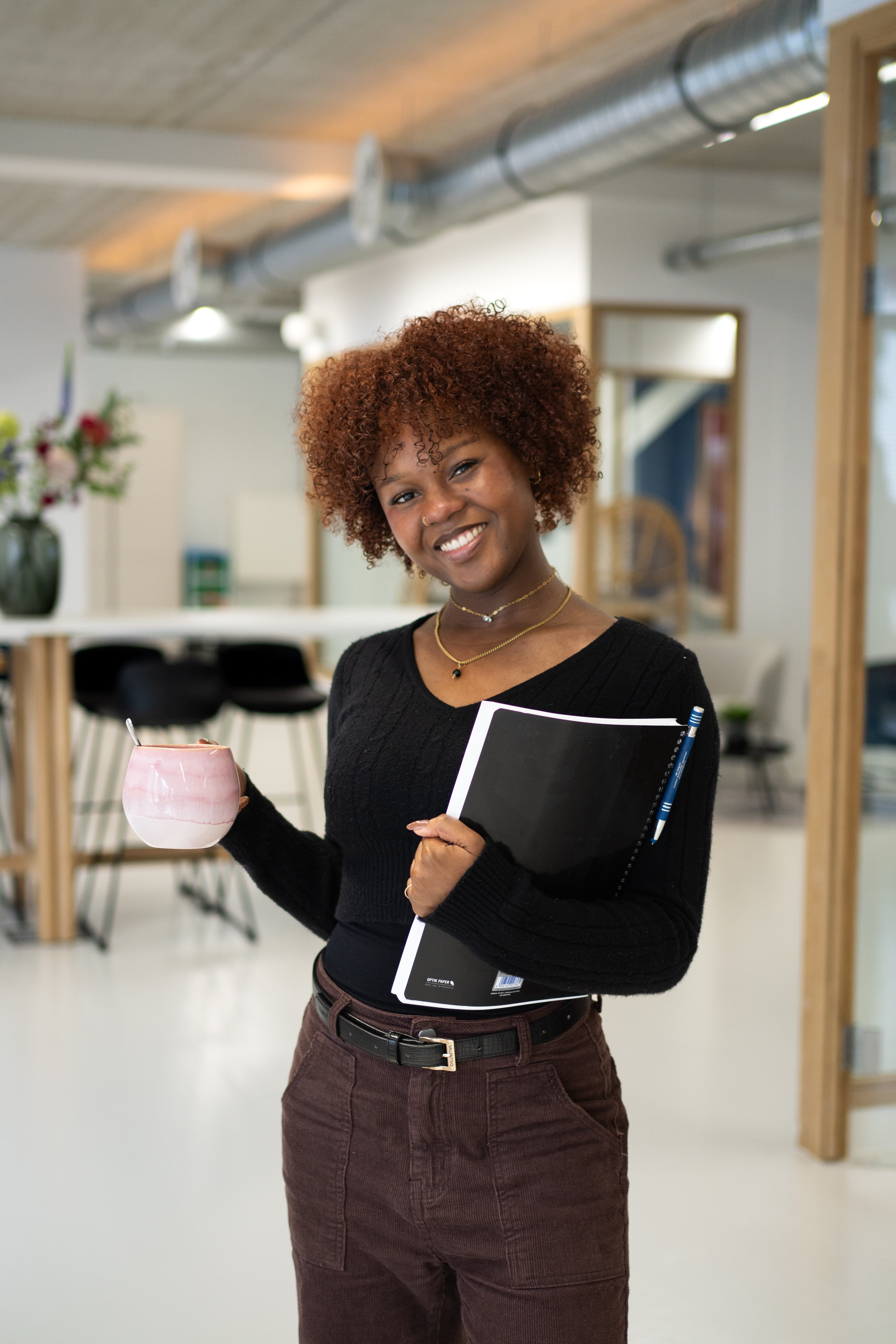 Collega van Medewerkersindezorg.nl heet jou als bezoeker welkom op kantoor